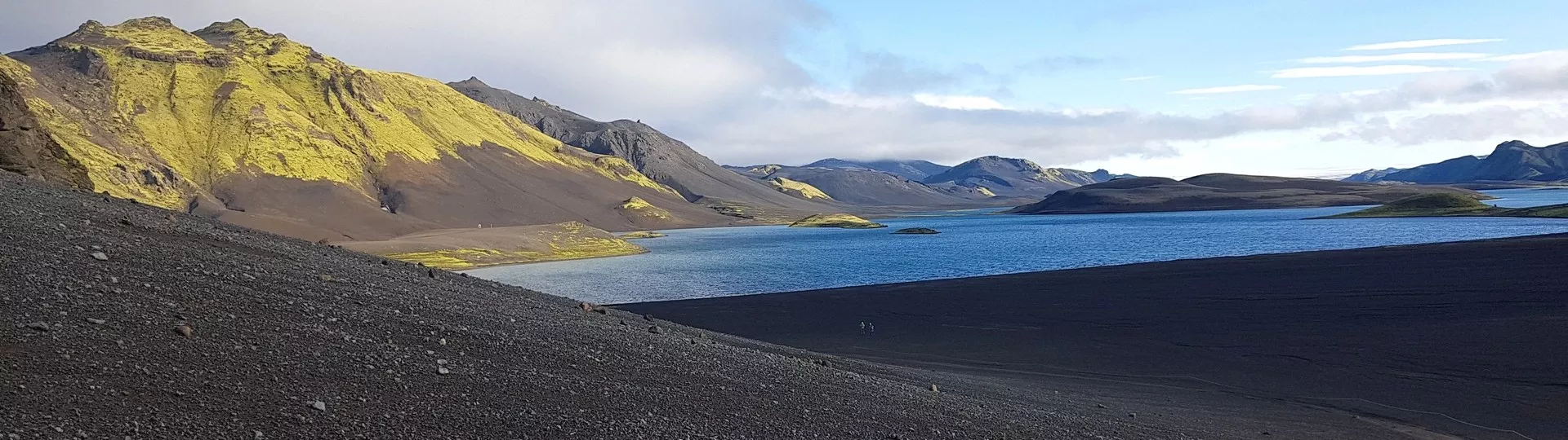 HIKING IN ICELAND