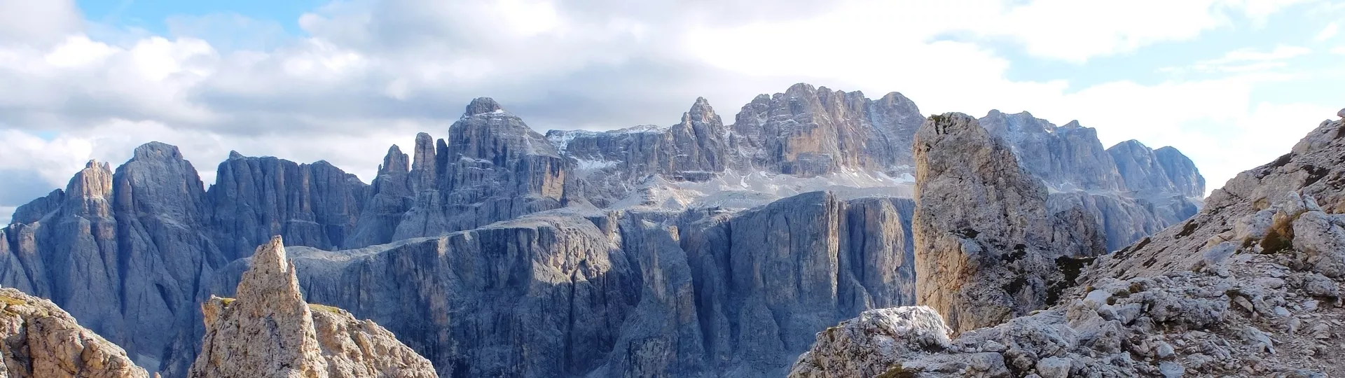 DOLOMITES, ALTITUDE TRAILS