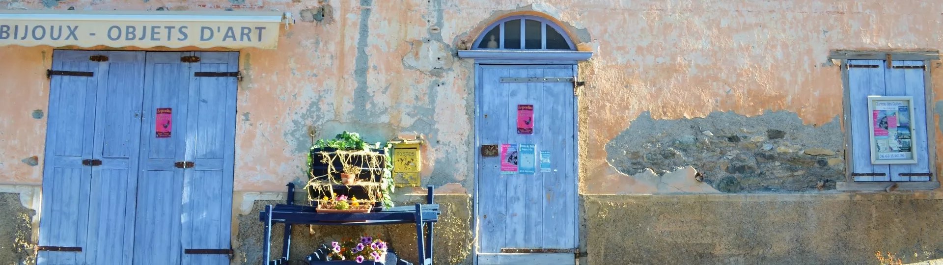 PANORAMA OF QUEYRAS self-guided