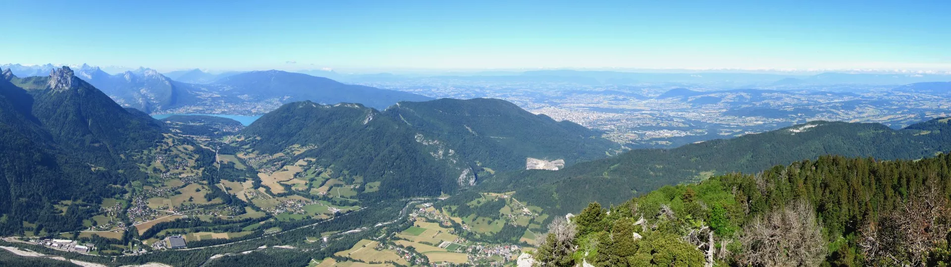 BORNES MASSIF self-guided