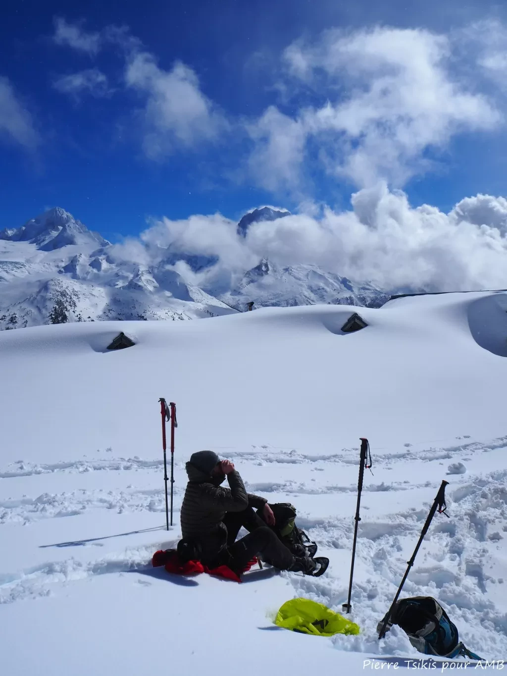 media-library9iajh5g2n4jucxYuPiA