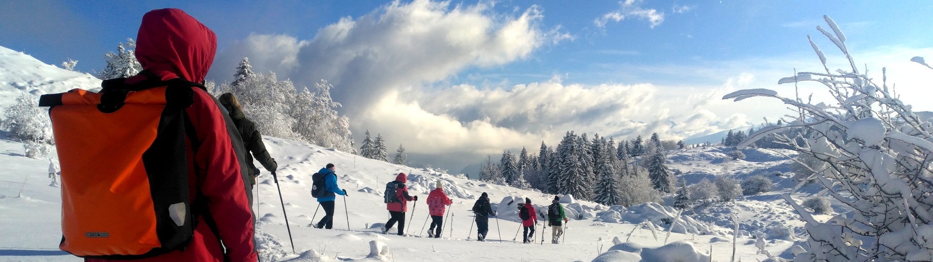 SNOWSHOES BREAK IN YURT AND REFUGE IN THE VALLEE VERTE