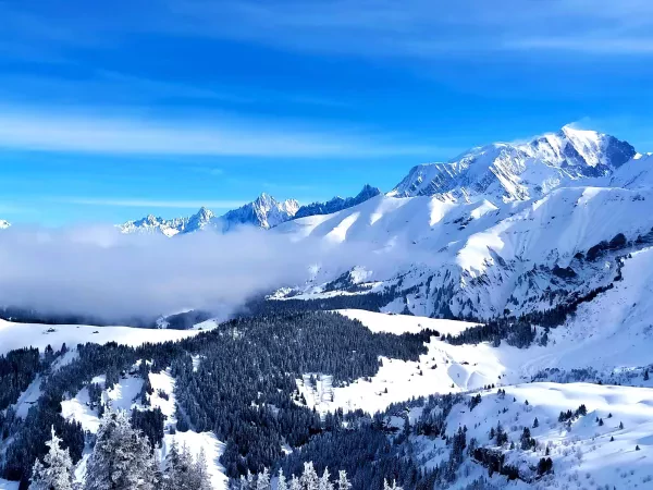 LES CONTAMINES-MONTJOIE, PARADIS BLANC ET RAQUETTES A NEIGE EN DOUCEUR