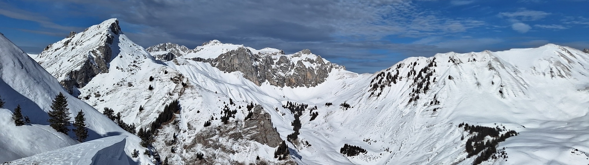 RAQUETTES EN VAL D'ABONDANCE