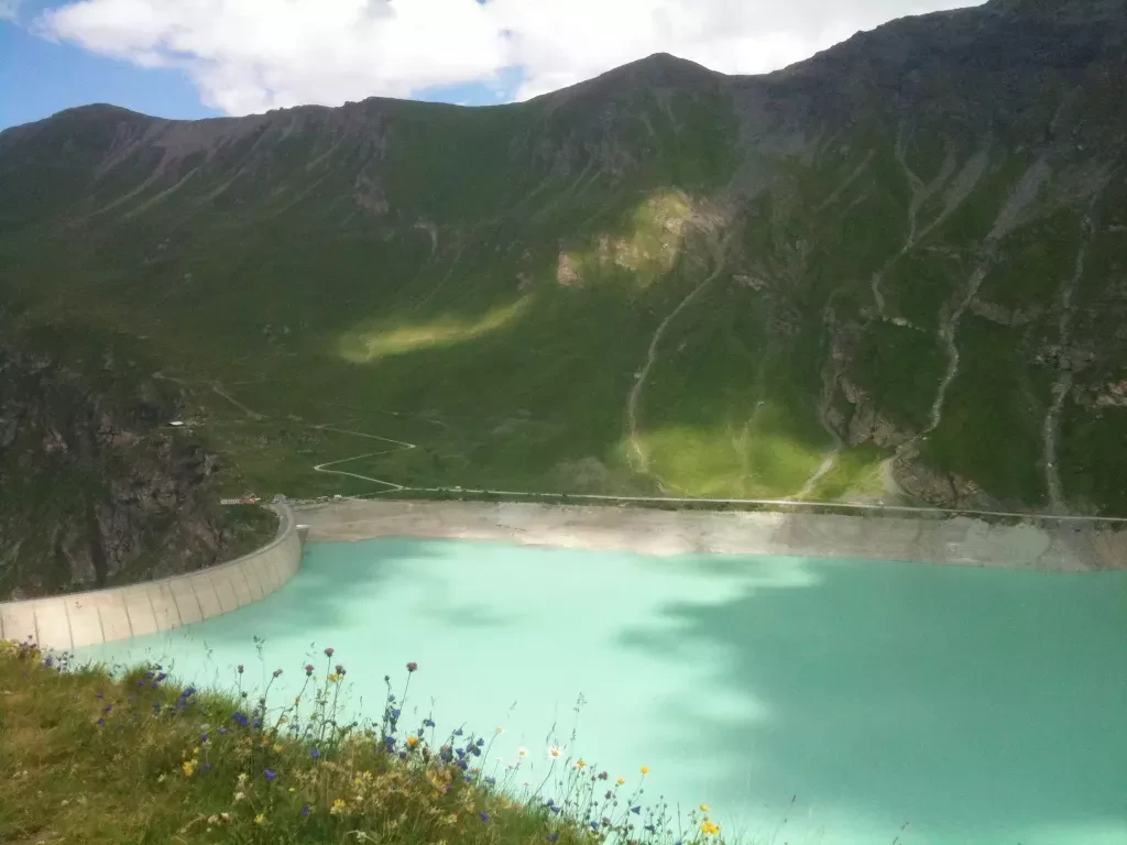 media-library1corrsm25our00fVRPB