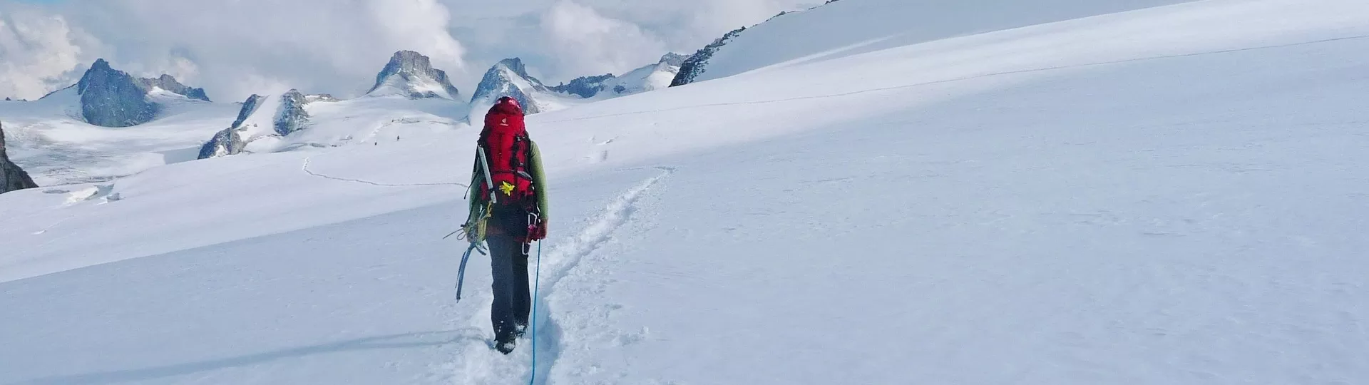 MOUNTAINEERING INITIATION