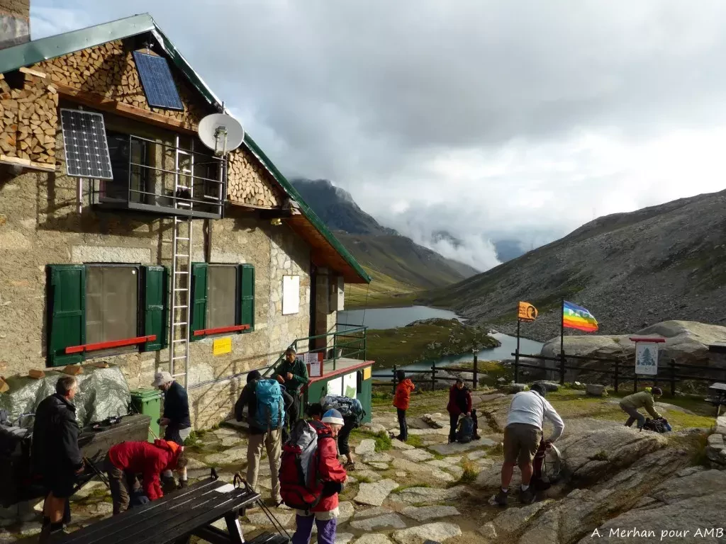 media-library100uneeasmkp2DYKnpV