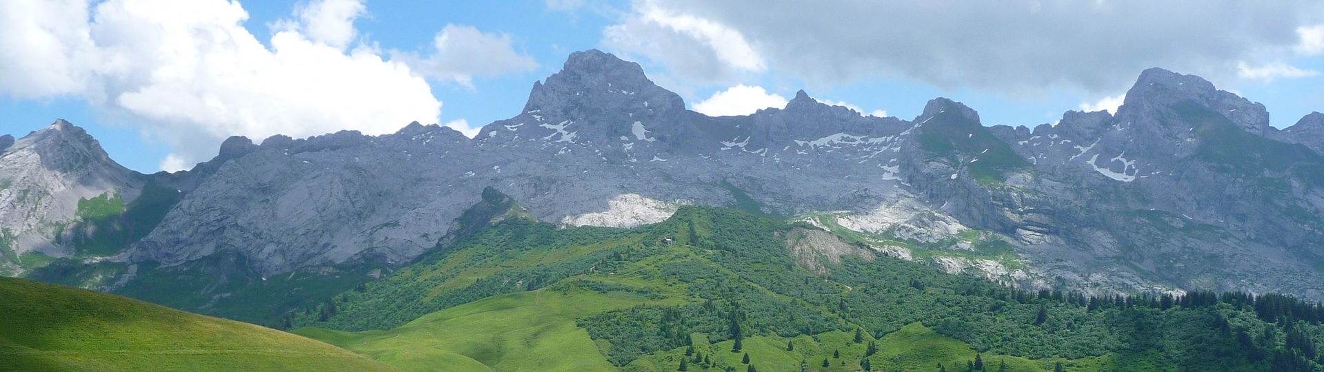 ARAVIS MASSIF - LAND OF PASTURES self-guided