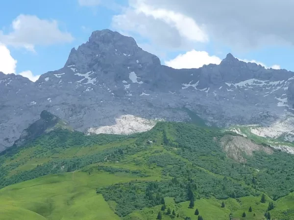 ARAVIS MASSIF - LAND OF PASTURES self-guided