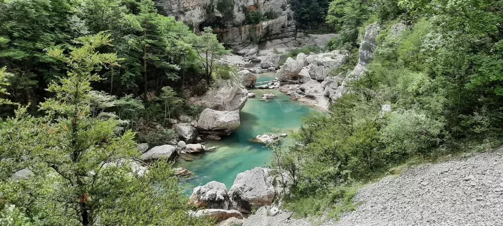 media-libraryja09u2me4mb15JQ3D0T