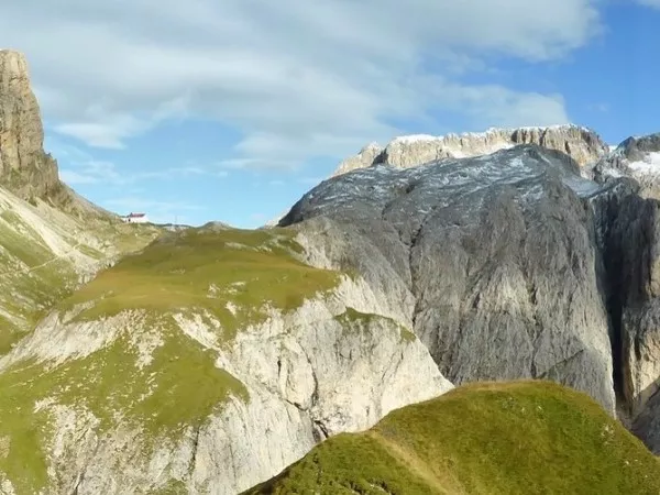 DOLO, MYSTÈRES DE L'OUEST