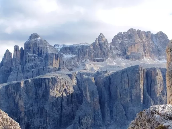 DOLOMITES, ALTITUDE TRAILS 