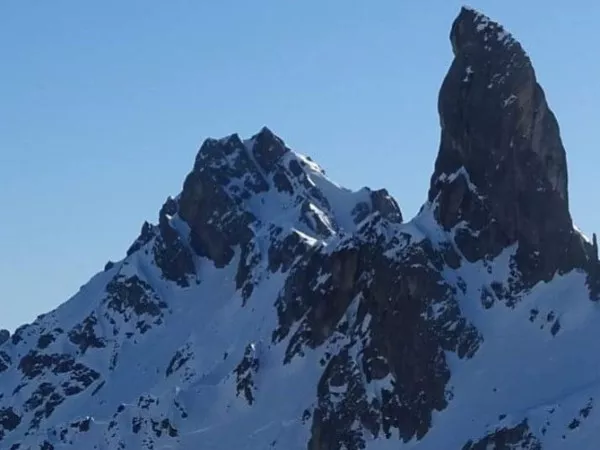TOUR OF PIERRA MENTA snowshoeing
